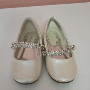 Dream Pairs Dress Up White Shoes Size 7